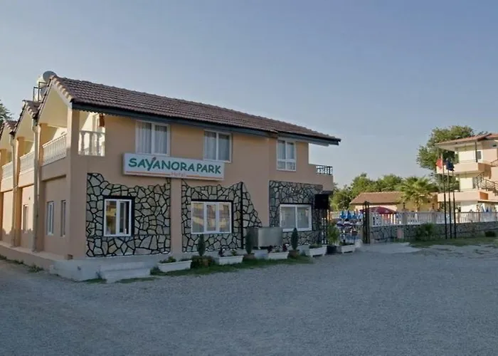 Sayanora Hotel & Park Side