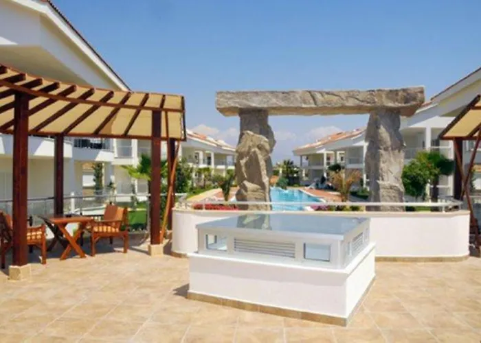Pet friendly Gorgeous 2 Bed Private Ground Floor Home In One Of Sides Most Exclusive Communi