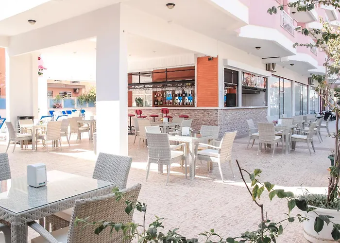 Alanya Self Catering Holidays near Beach day