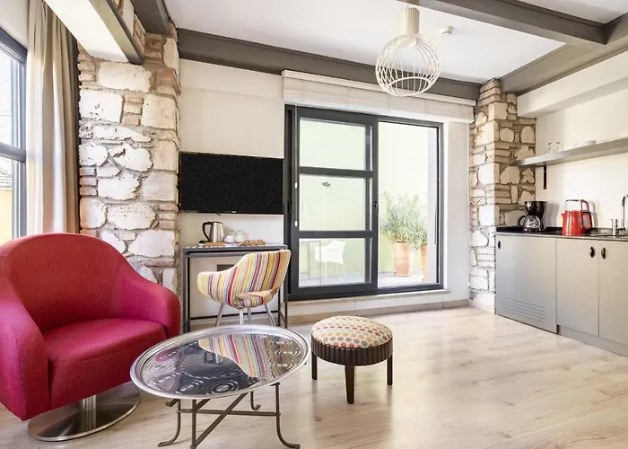 Cozy Studio Flat Near Hadrians Gate Antalya