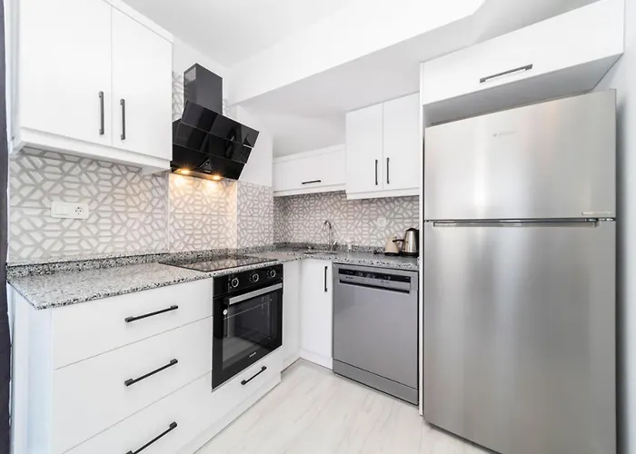 Central Flat With Balcony And Terrace In Muratpasa Antalya