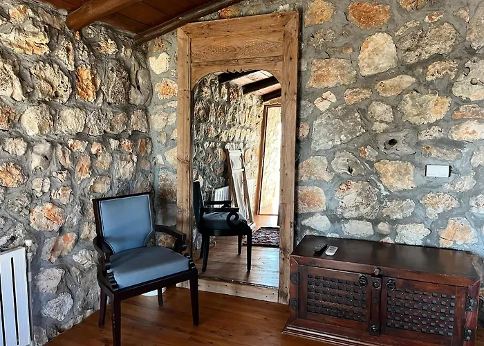 Kas Lodge