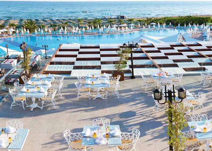 Paloma Oceana Hotel Side