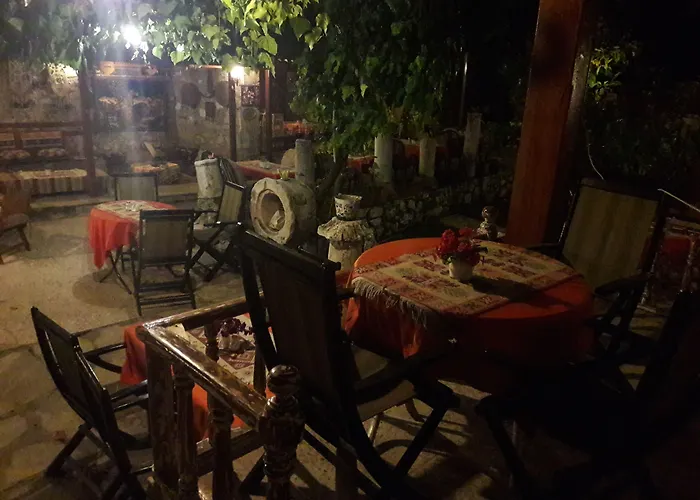 Antonios Motel Side