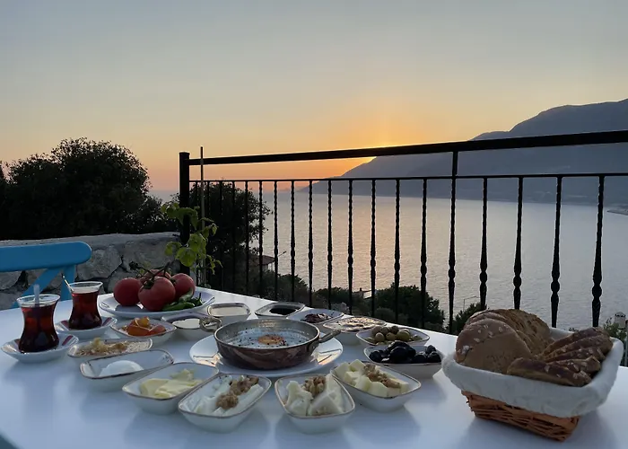 Guemues Yazar Hotel Kas