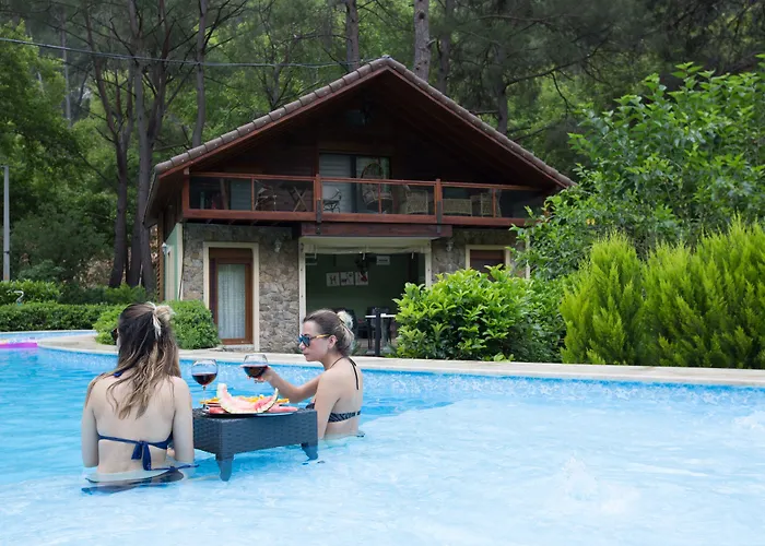 Pet friendly Zumrut Cirali Butik Otel